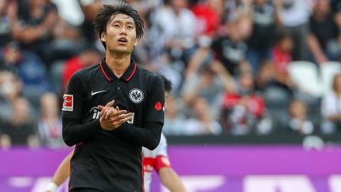 Eintracht-Mittelfeldspieler Daichi Kamada nimmt die Kritik aus dem Fanlager wahr.