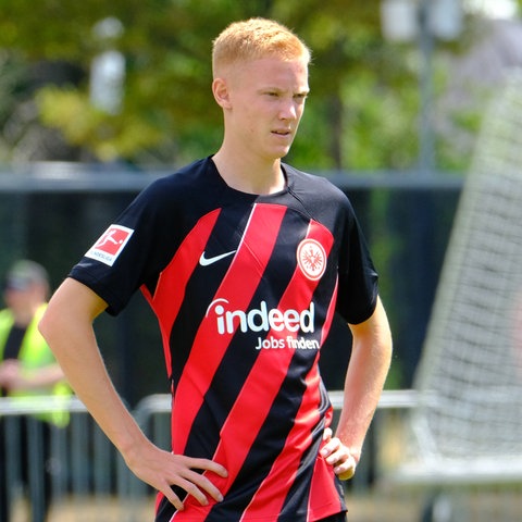 Hugo Larsson Eintracht Frankfurt