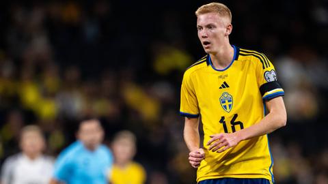 Hugo Larsson im Einsatz für die schwedische Nationalmannschaft