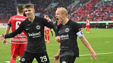 Sebastian Rode bejubelt seinen Treffer in Augsburg