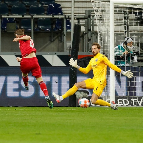 Kevin Trapp Eintracht Frankfurt Arminia Bielefeld