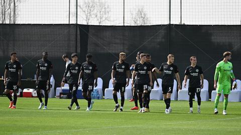 Die Mansnchaft von Eintracht Frankfurt vor dem ersten Test gegen Lech Posen