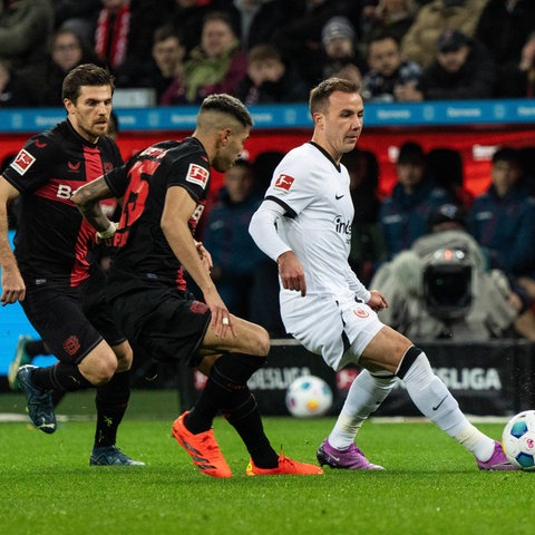Mario Götze kämpft mit Eintracht um Punkte bei Bayer.