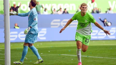 Jonas Wind jubelt, Kevin Trapp dreht sich ab