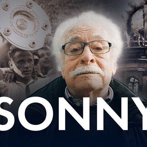 Im Bildvordergrund ein Portrait von "Sonny", im Bildhintergrund Bilder seiner Vergangenheit. Auf dem Bild ist der Schriftzug "Sonny" platziert.