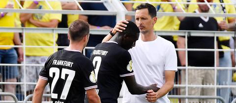 Dino Toppmöller wechselt Randal Kolo Muani und Mario Götze in Leipzig aus.