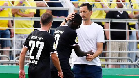 Dino Toppmöller wechselt Randal Kolo Muani und Mario Götze in Leipzig aus.