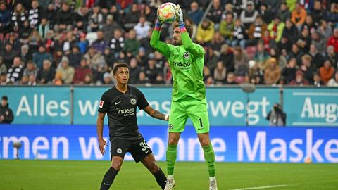 Eintracht-Torhüter Kevin Trapp verhindert den Ausgleich.
