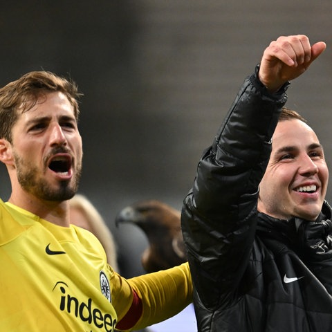 Kevin Trapp und Mario Götze nach dem 4:2-Sieg gegen Hoffenheim