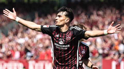 Ab sofort ein Adlerträger: Can Uzun, hier noch beim Torjubel für den 1. FC Nürnberg.