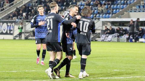 Der FSV Frankfurt jubelt über das Weiterkommen im Hessenpokal.