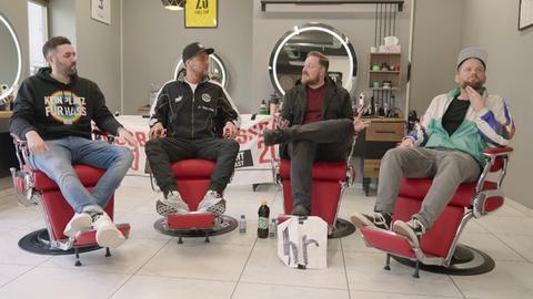 Fussball 2000 im Friseurladen