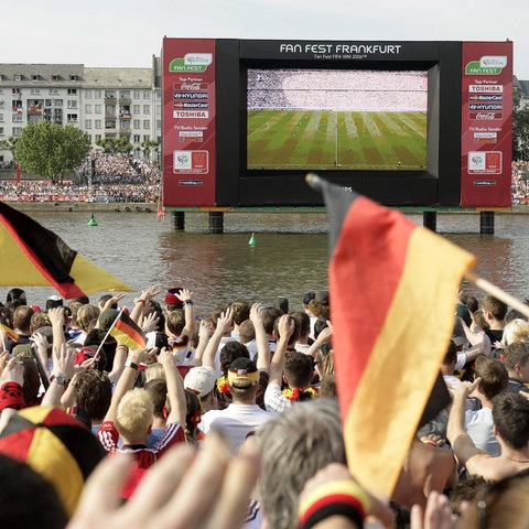 Bild vom Public Viewing in Frankfurt zur WM 2006