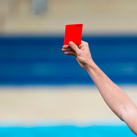 Rote Karte beim Fußball