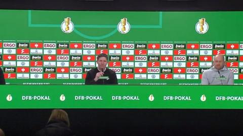 Oliver Glasner und Torsten Lieberknecht auf der PK nach dem Pokal-Derby.