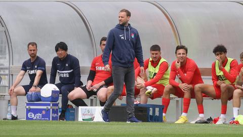 Steinbach-Trainer Pascal Bieler an der Außenlinie