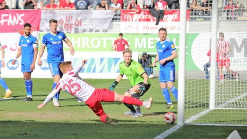 Die Kickers im Spiel gegen Pirmasens.
