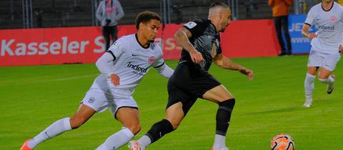 Eine Spielszene aus der Partie des KSV Hessen Kassel gegen die U21 von Eintracht Frankfurt