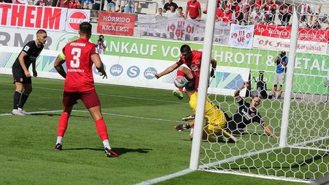OFC-Neuzugang Dimitrij Nazarov traf früh zur 1:0-Führung gegen die Eintracht-U21. 