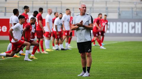 OFC-Trainer Christian Neidhart mit seinem Team