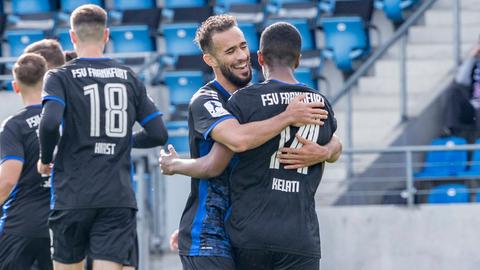 Der FSV Frankfurt jubelt über einen wichtigen Erfolg gegen Großaspach.