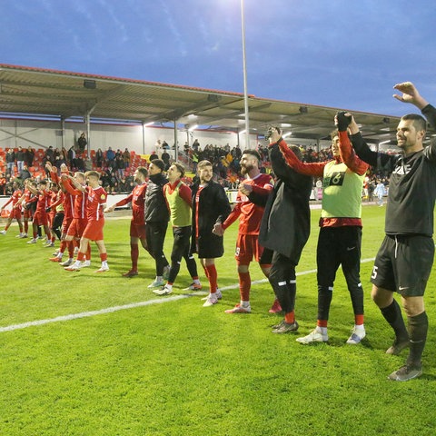 Steinbacher Jubel nach dem Sieg gegen Wehen Wiesbaden