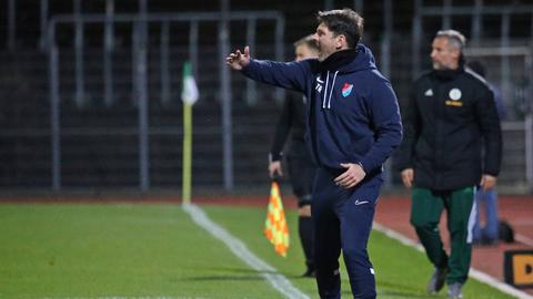 Steinbach-Trainer Adrian Alipour kann aktuell nicht ganz zufrieden sein.