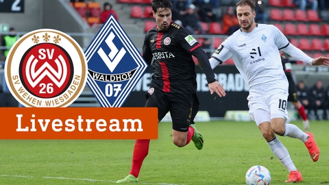 Logo des SV Wehen Wiesbaden und SV Waldhof, daneben zwei Männer beim Fußballspiel. Auf dem Bild steht "Livestream".