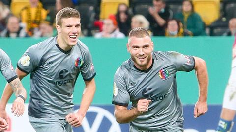 Jakov Medic (links) und Maximilian Dittgen in Diensten von St. Pauli