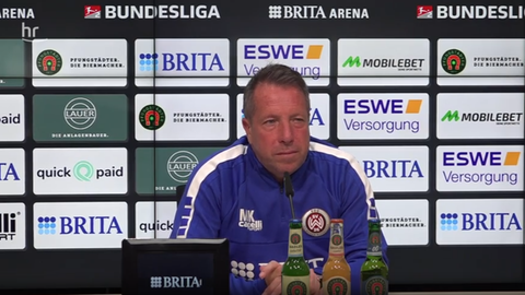 Markus Kauczinski auf der Pressekonferenz des SVWW