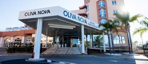 Das Hotel in Oliva Nova, in dem die SVWW-Spieler untergebracht sind.