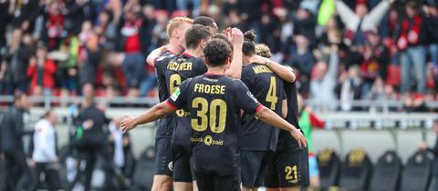 SV Wehen Wiesbaden Jubel Waldhof