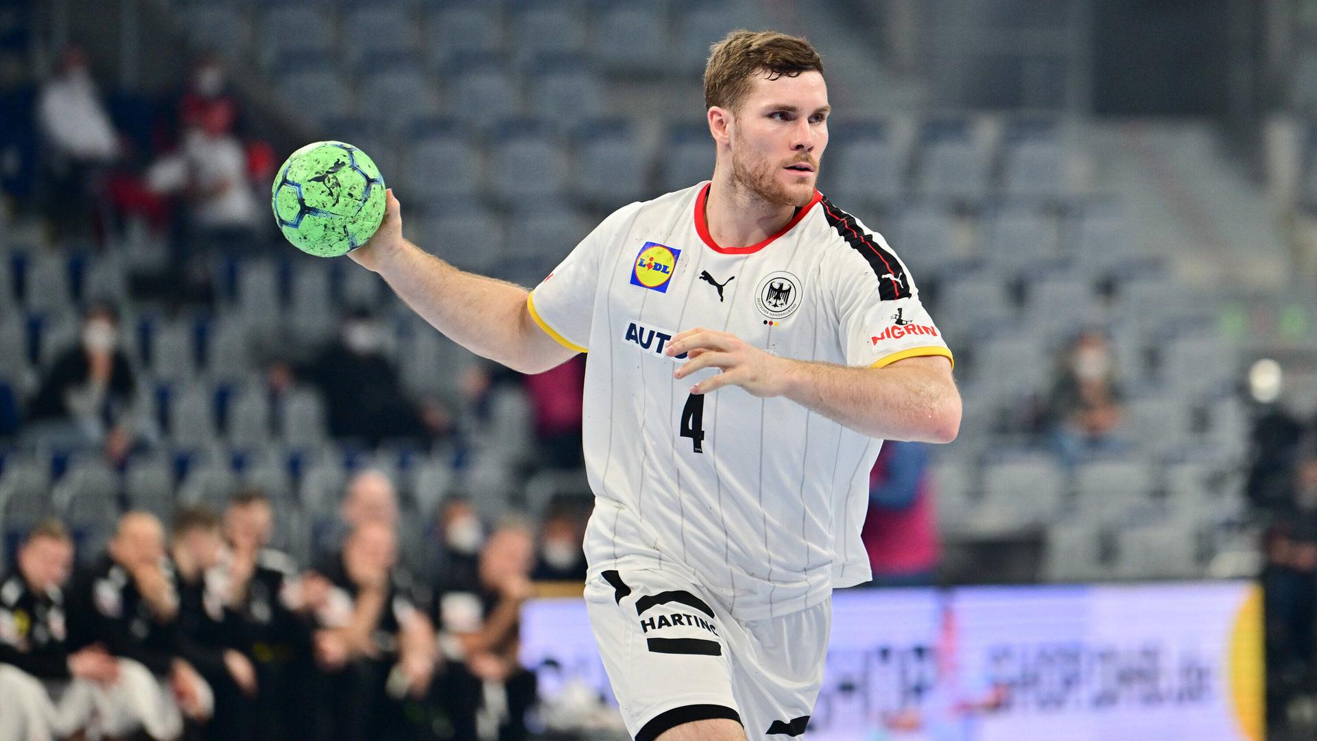 Handball-EM Kapitän Johannes Golla tritt in große Fußstapfen hessenschau.de Handball
