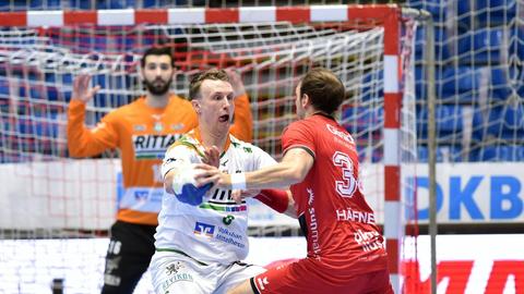 Eine Szene aus einem Handball-Spiel zwischen Wetzlar und Melsungen