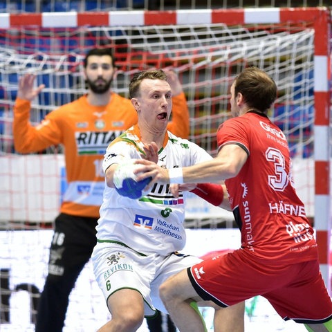 Eine Szene aus einem Handball-Spiel zwischen Wetzlar und Melsungen