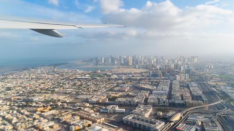 Flugzeug im Anflug auf Dubai