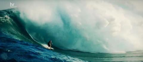 Sebastian Steudtner beim surfen