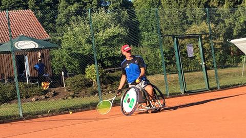 Hier ist Dirk Köhler, Hessenmeister im Doppel.