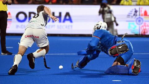 Jean-Paul Danneberg wird hier zum Helden bei der Hockey-WM.