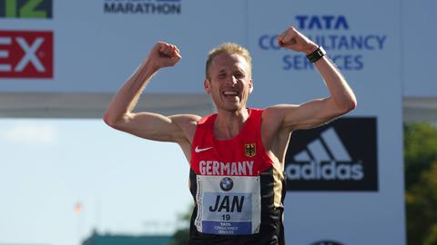 Zieleinlauf von Jan Fitschen beim Berlin Marathon 2012