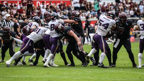 Eine Spielszene aus dem Play-off-Halbfinale der Frankfurt Galaxy bei Rhein Fire