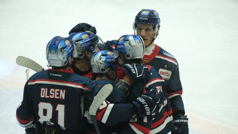 Die Huskies jubeln zum Playoff-Auftakt über fünf Tore