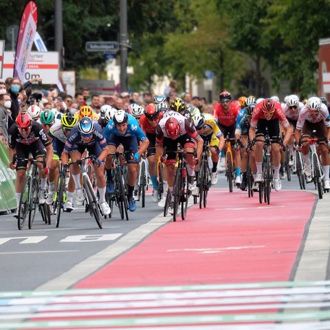 Zielsprint beim Frankfurter Radrennen 2021
