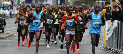 Läufer beim Frankfurt Marathon