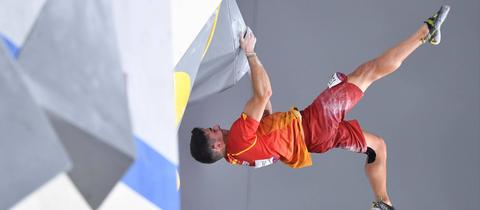 Alberto Gines Lopez beim Bouldern