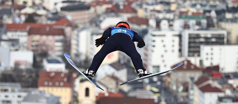 Stephan Leyhe über den Dächern von Innsbruck