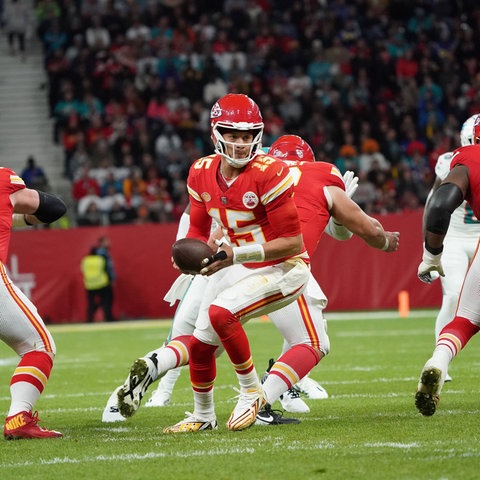 Die Kansas City Chiefs um Quarterback Patrick Mahomes im Spiel gegen Miami in Frankfurt