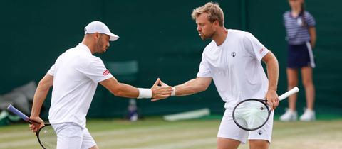 Tim Pütz (links) und sein Doppel-Partner Kevin Krawietz in Wimbledon