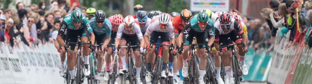 Der Zielsprint beim Radrennen Eschborn-Frankfurt 2023