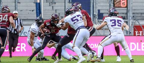 Rhein Fire am Ball gegen Frankfurt Galaxy